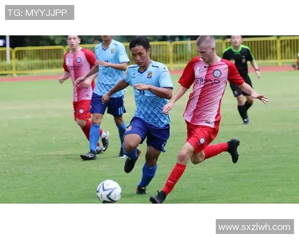 足球大师的技艺与风格相似之处探讨与分析 足球大师的技艺与风格相似之处探讨与分析