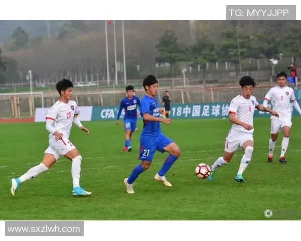 足球场上的演技与真实受伤之间的界限探讨与反思